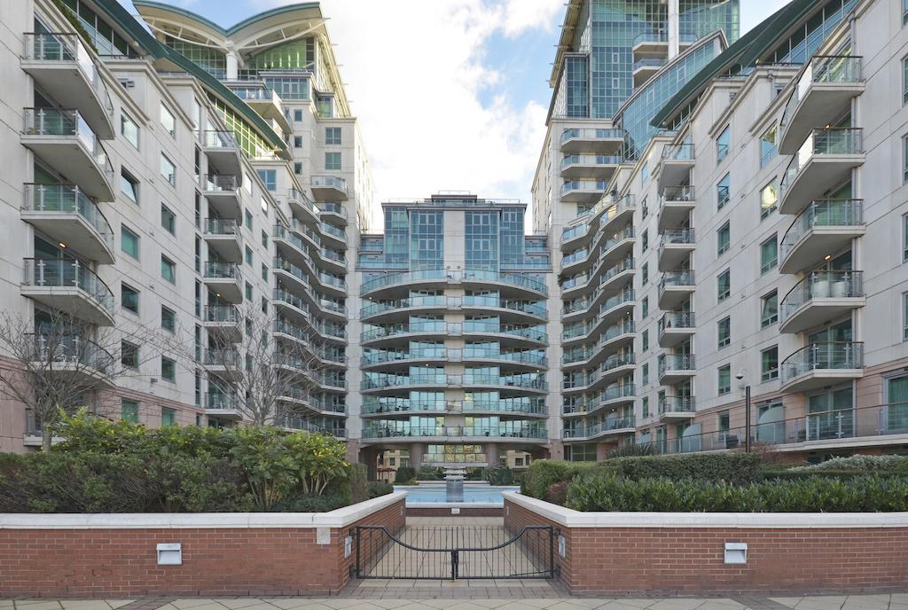 Uber London Riverside Apartment Exterior photo